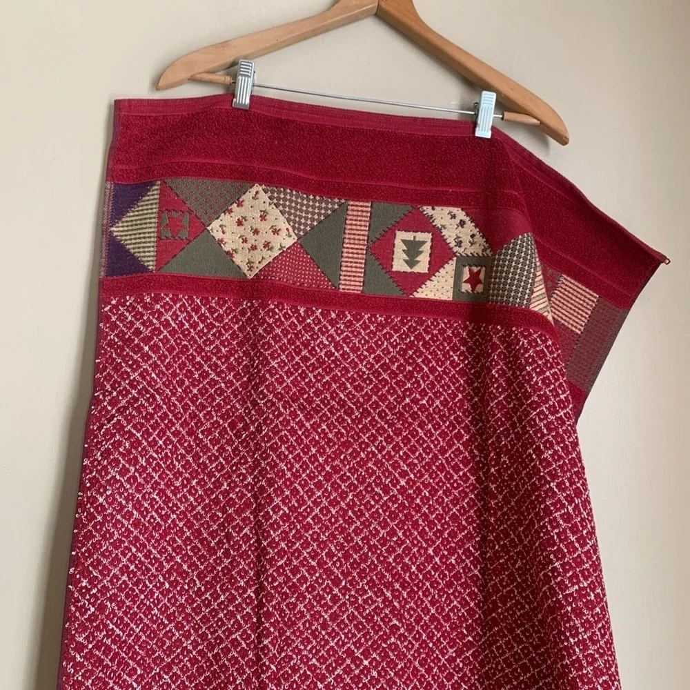 Santens VTG Christmas Tree Quilt Pattern Red Cotton Woven Bath Towels Set of 3